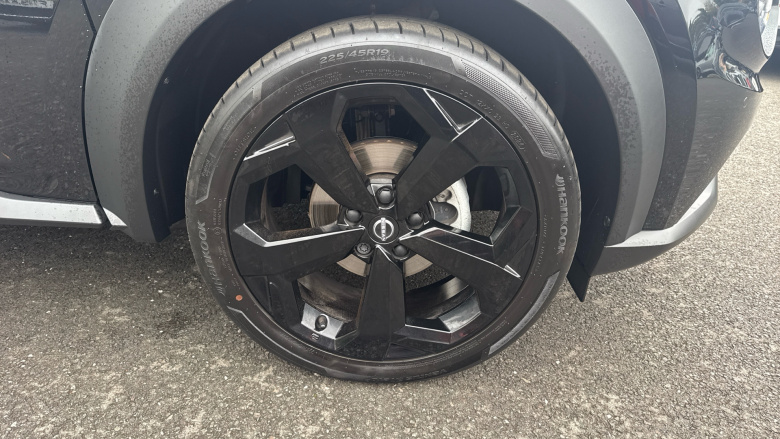 Nissan Juke 1.0 DiG-T Tekna 5dr Petrol Hatchback